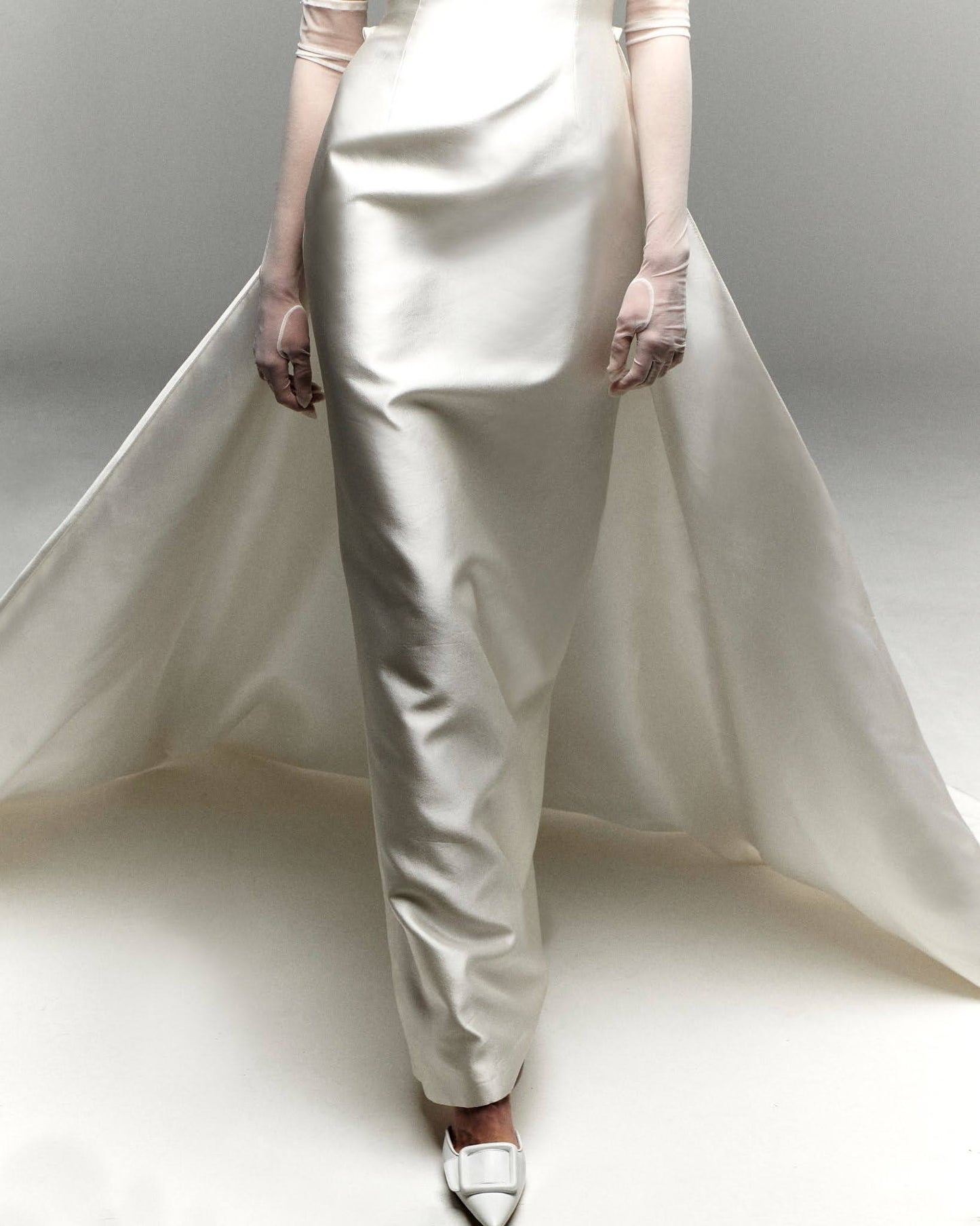 STYLE 112 // DETACHABLE SILK TRAIN