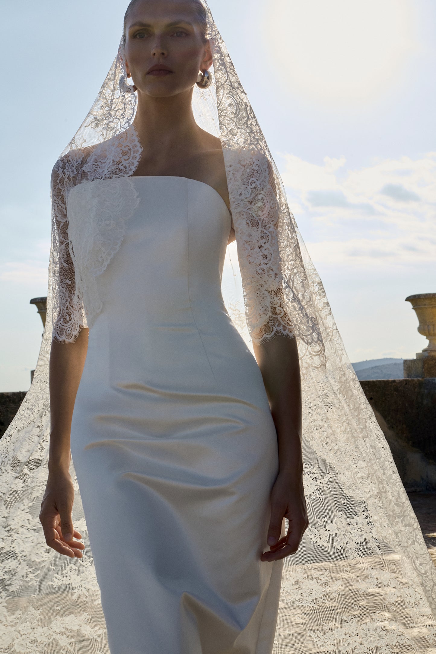 STYLE 180 // LACE VEIL