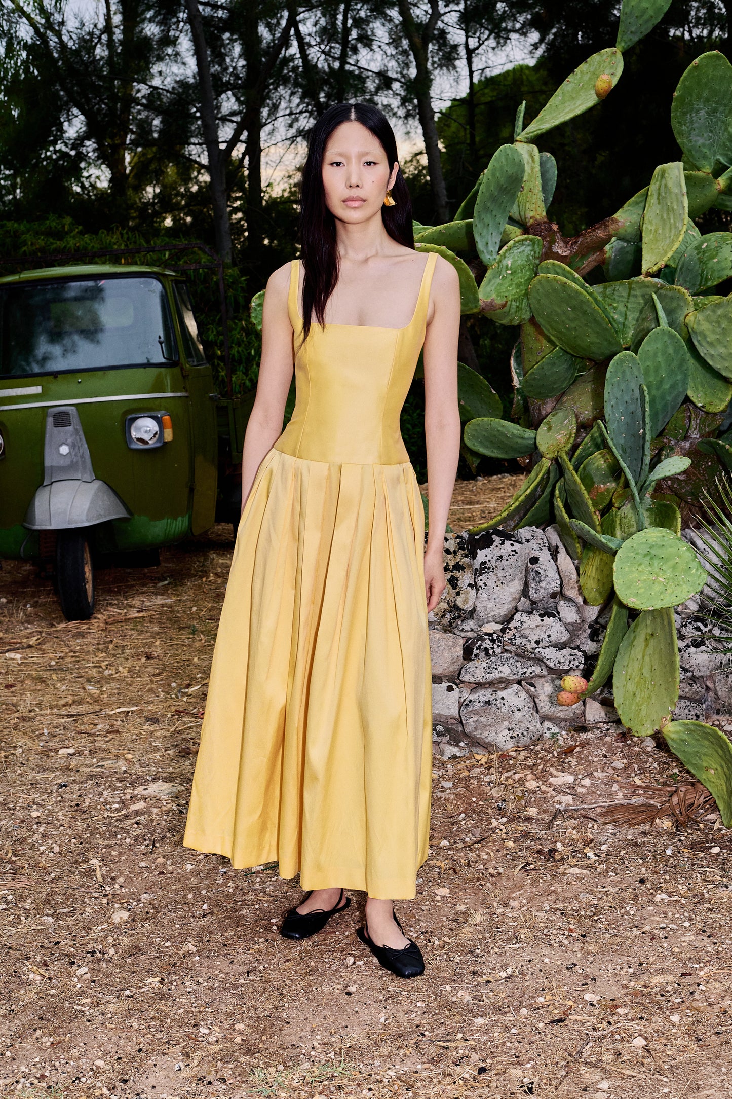 BRING BACK THE GOLDEN SUNSHINE GOWN IN BUTTERCUP YELLOW