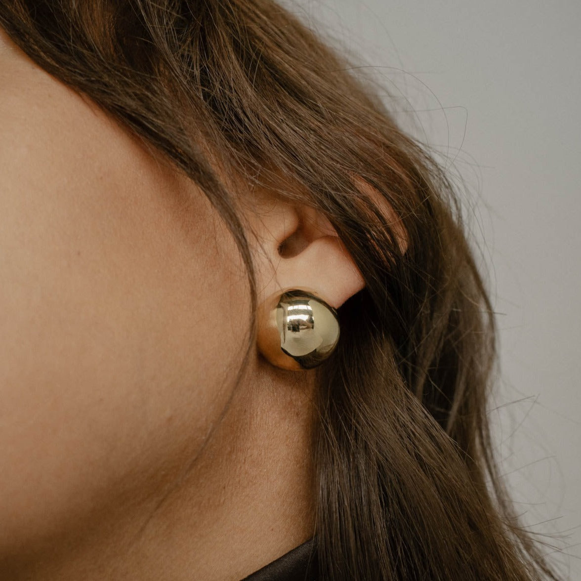 gold stud earrings