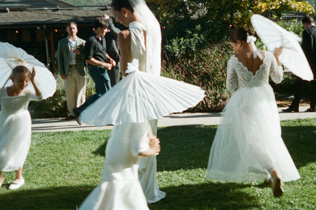 This artist bride wore seven-carat heirloom diamonds for her California wedding