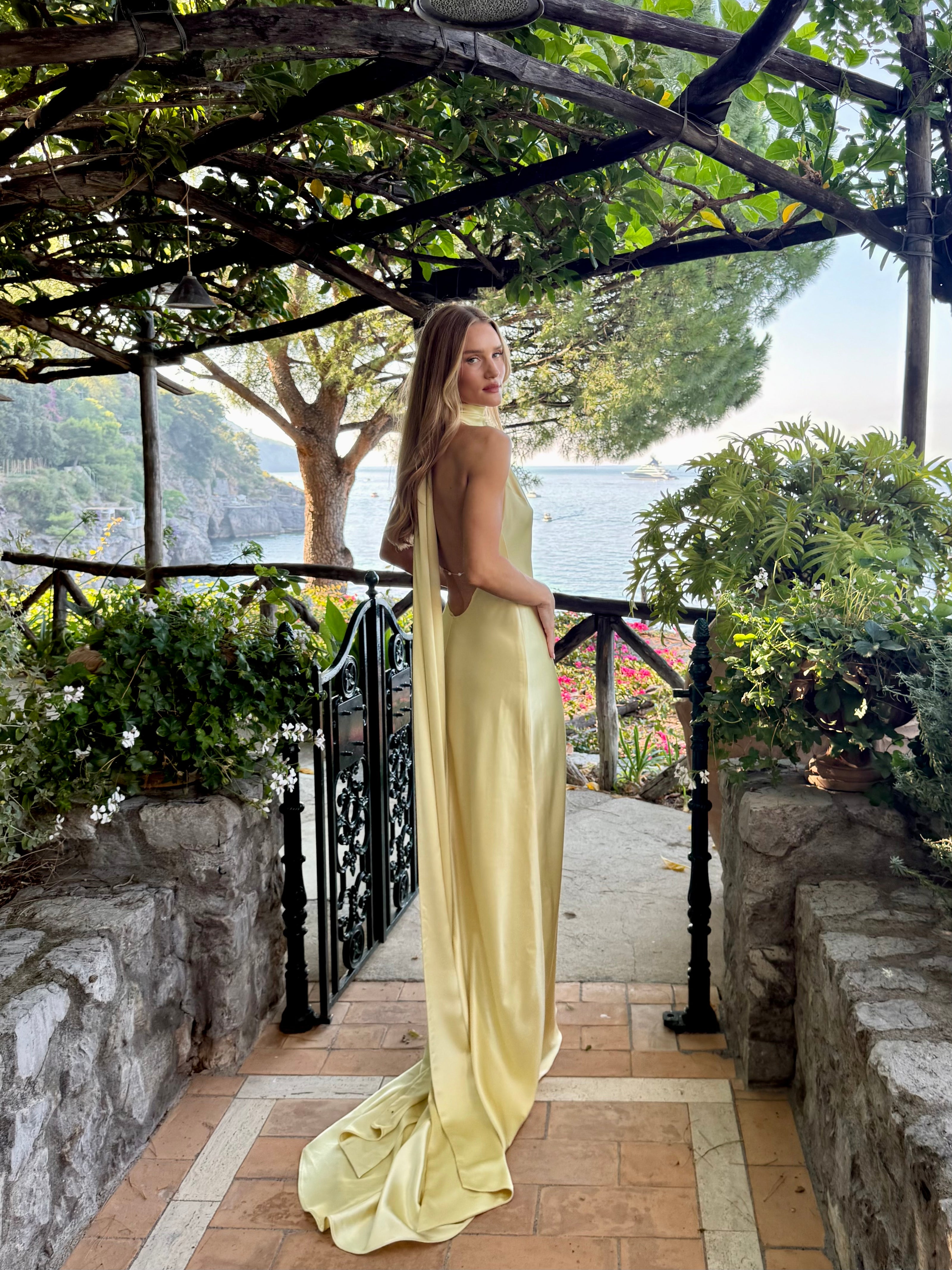 ROSIE HUNTINGTON WHITELEY THE OWN STUDIO ROSIE HUNTINGTON WHITELEY THE OWN STUDIO
