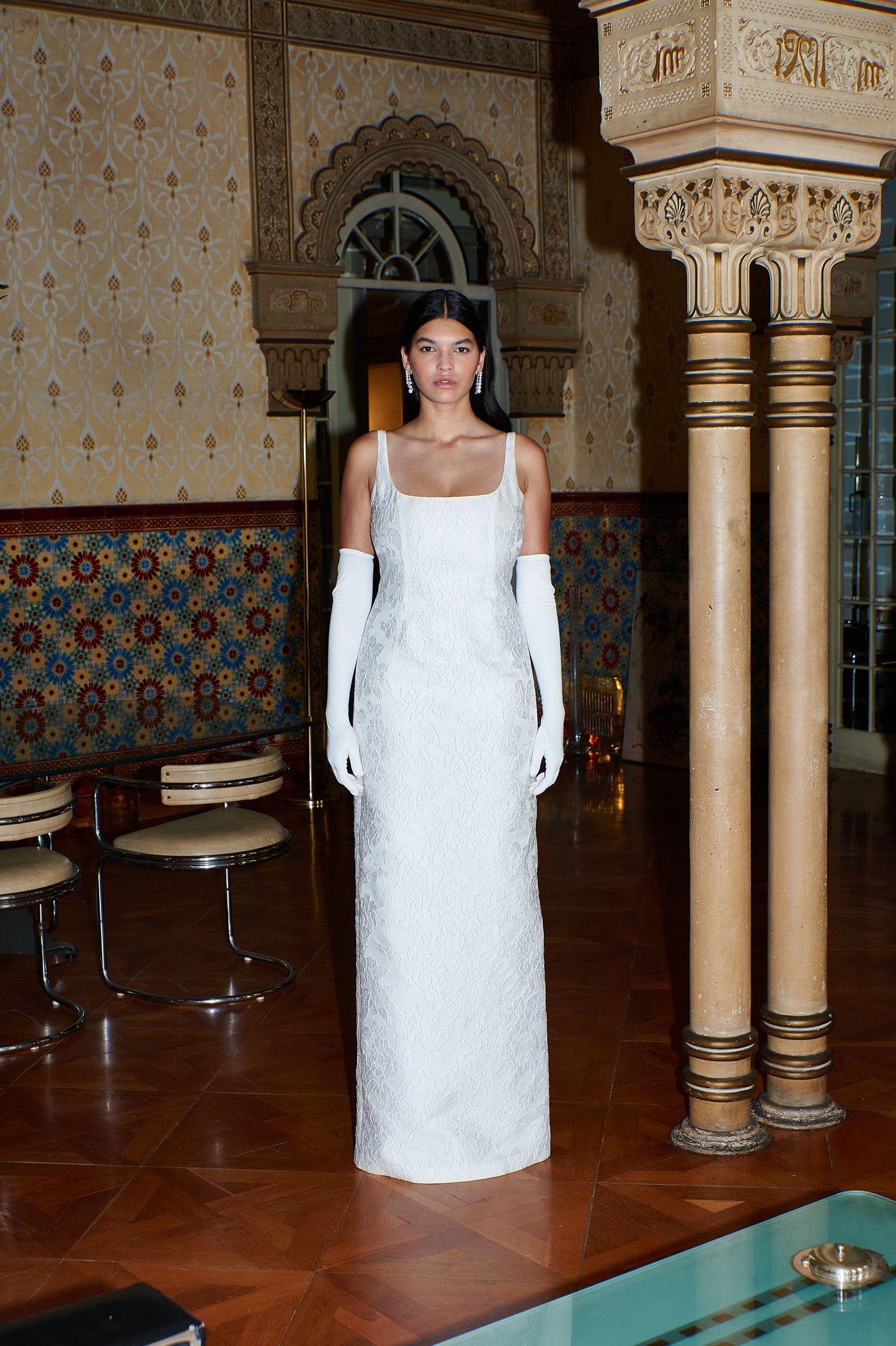CORNELIA JAMES // PHOEBE SILK OPERA GLOVE IN WHITE