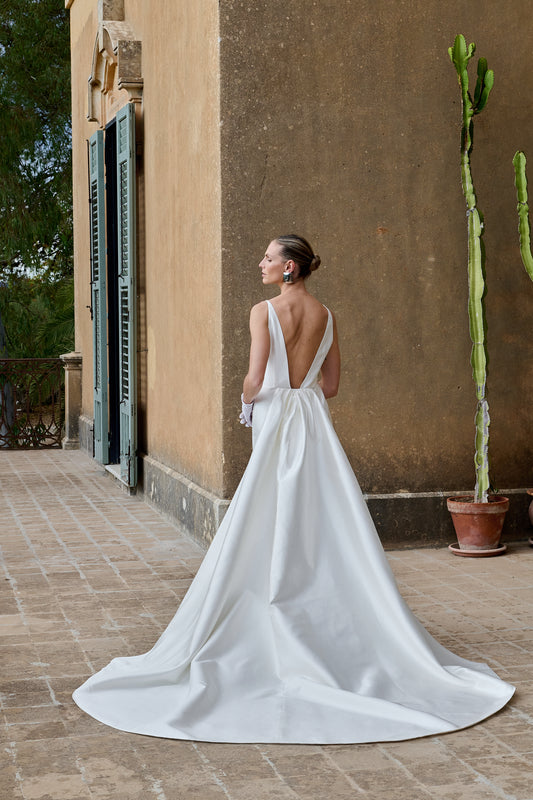 STYLE 176 // SILK MIKADO WATTEAU TRAIN