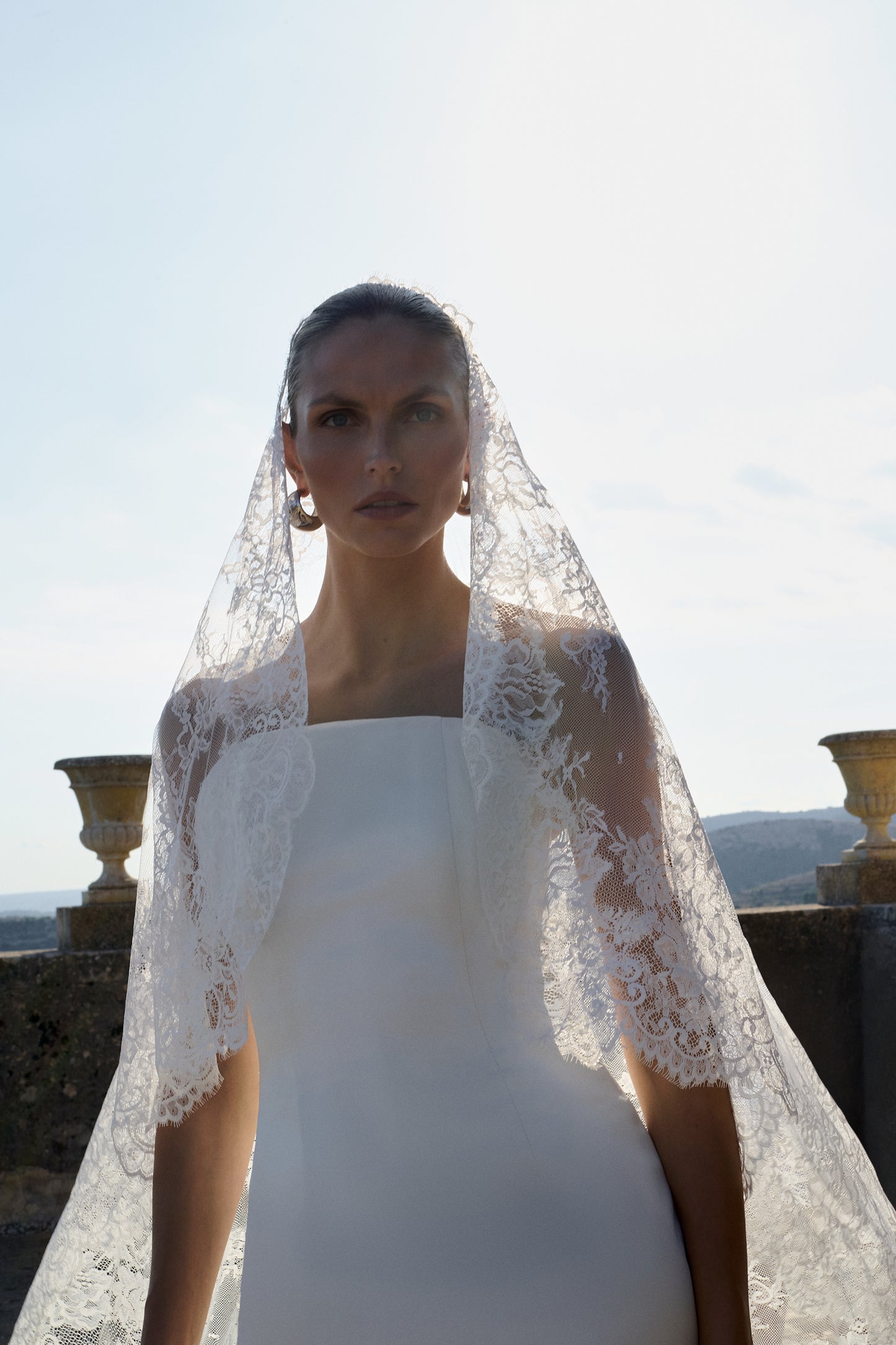 STYLE 180 // LACE VEIL