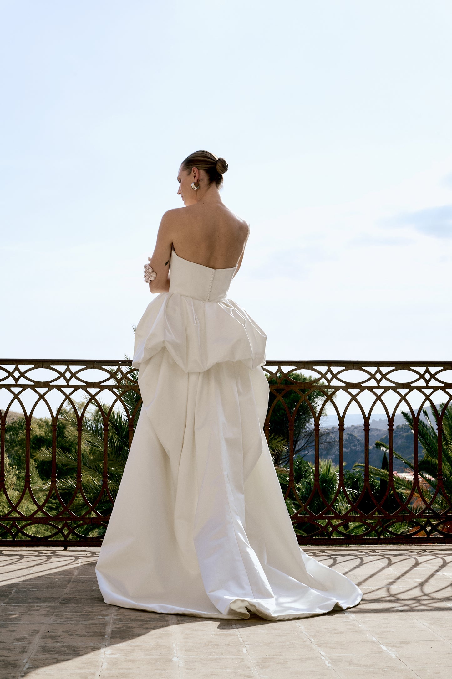 STYLE 169 // DUCHESSE SATIN DETACHABLE PUFF HIP TRAIN