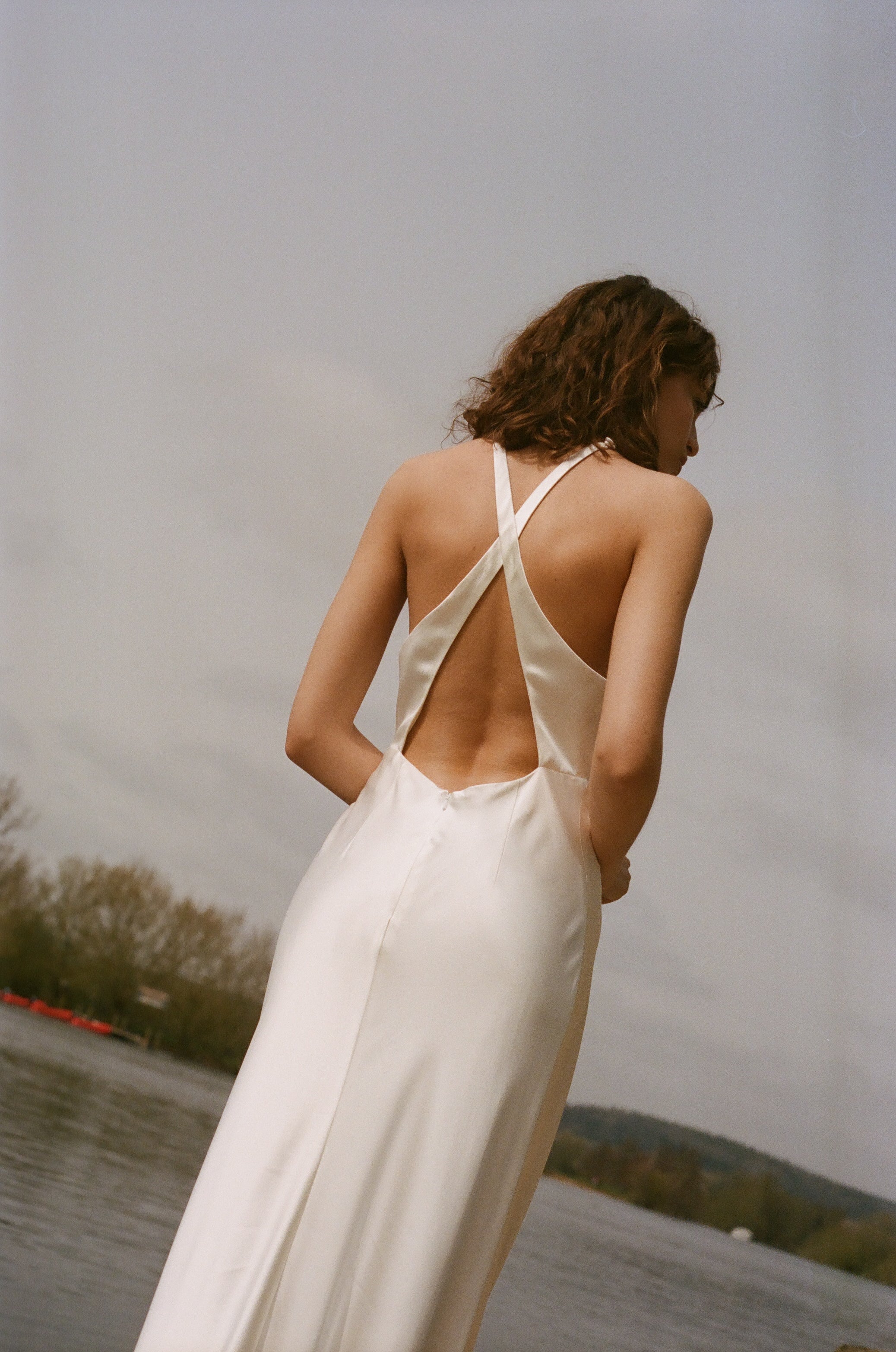 Load image into Gallery viewer, STYLE 034 // SILK PLEATED HALTER