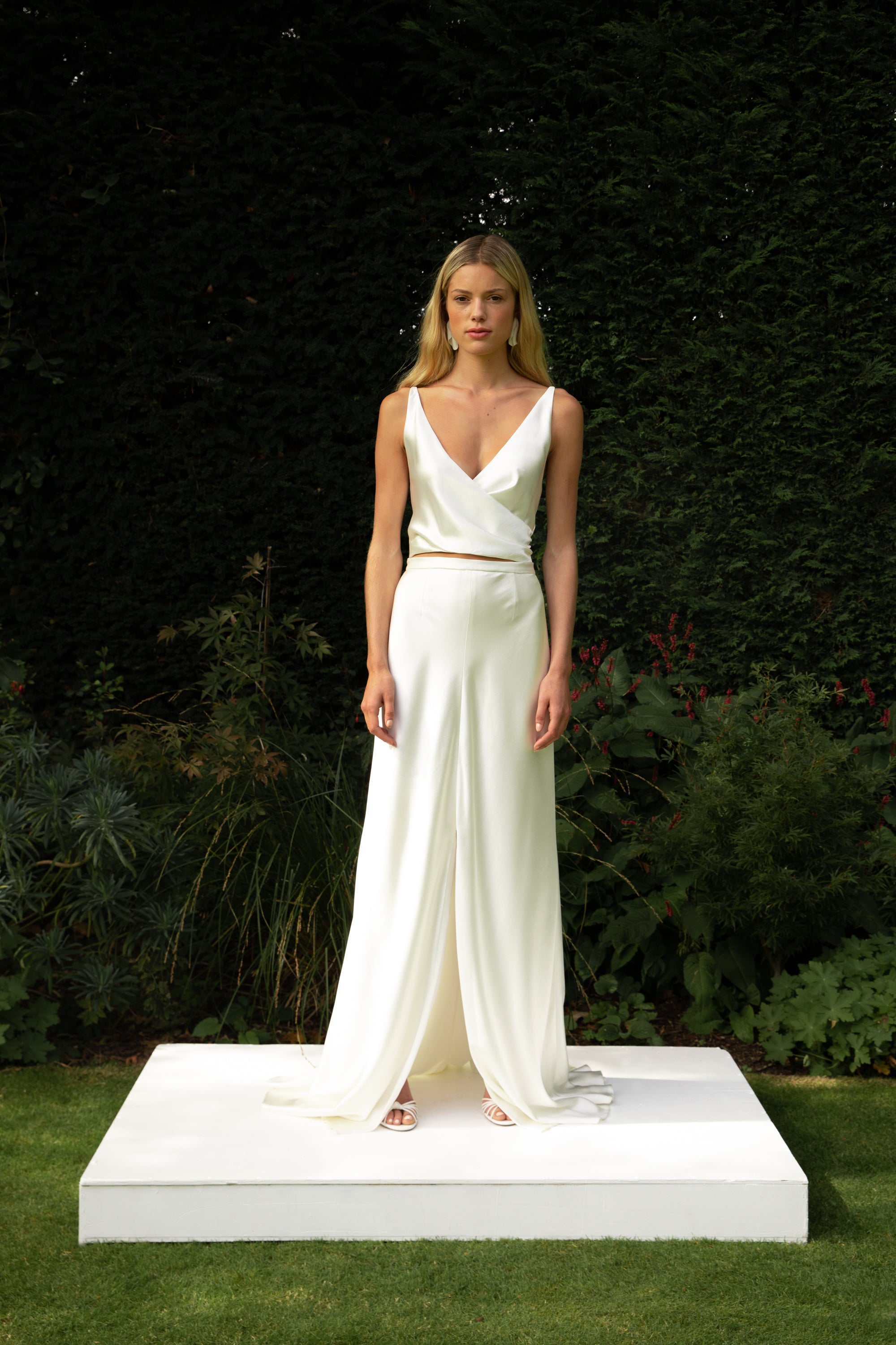 Load image into Gallery viewer, STYLE 031 // SILK SATIN WRAP CROP