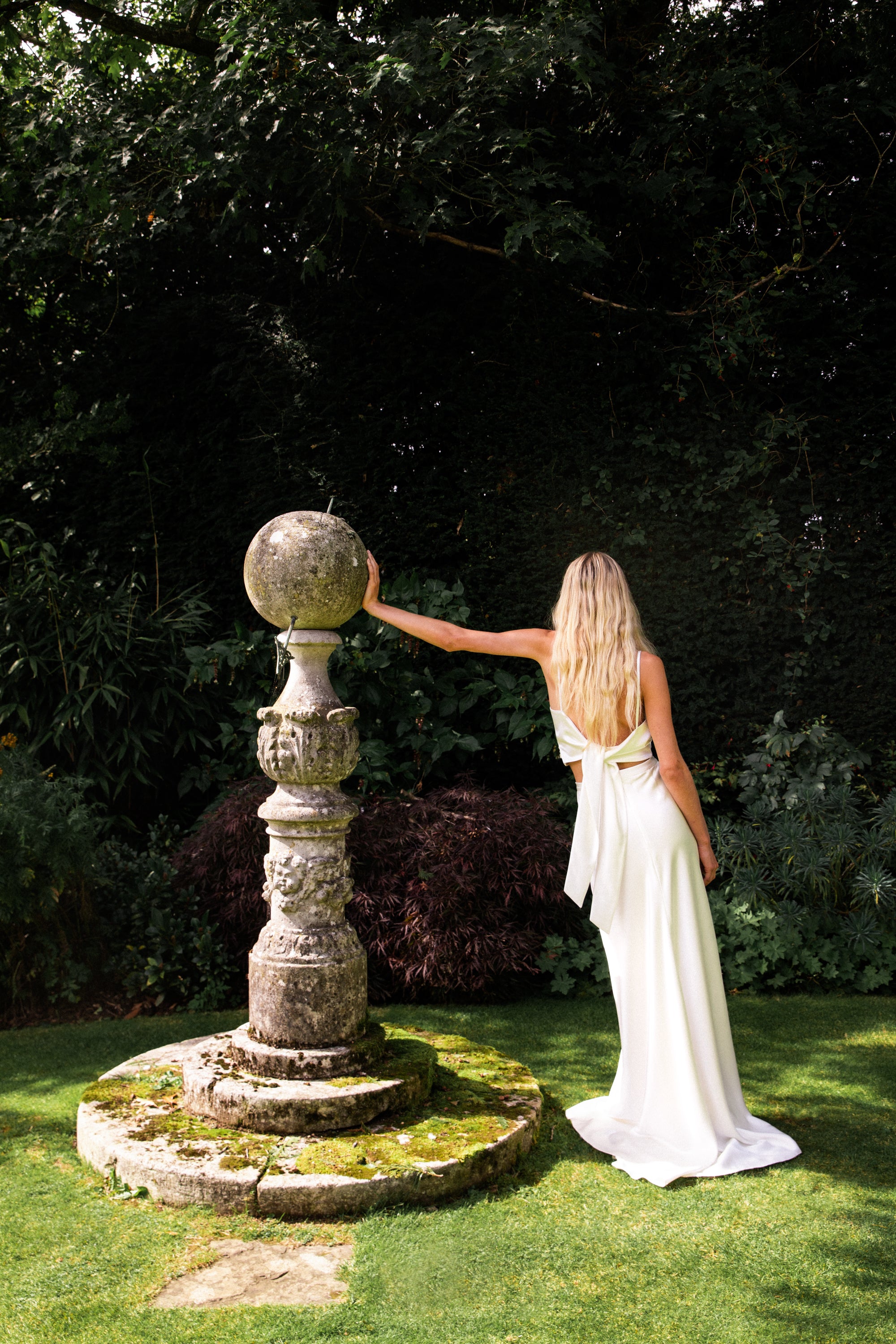 Load image into Gallery viewer, STYLE 011 // A-LINE SILK SATIN SKIRT