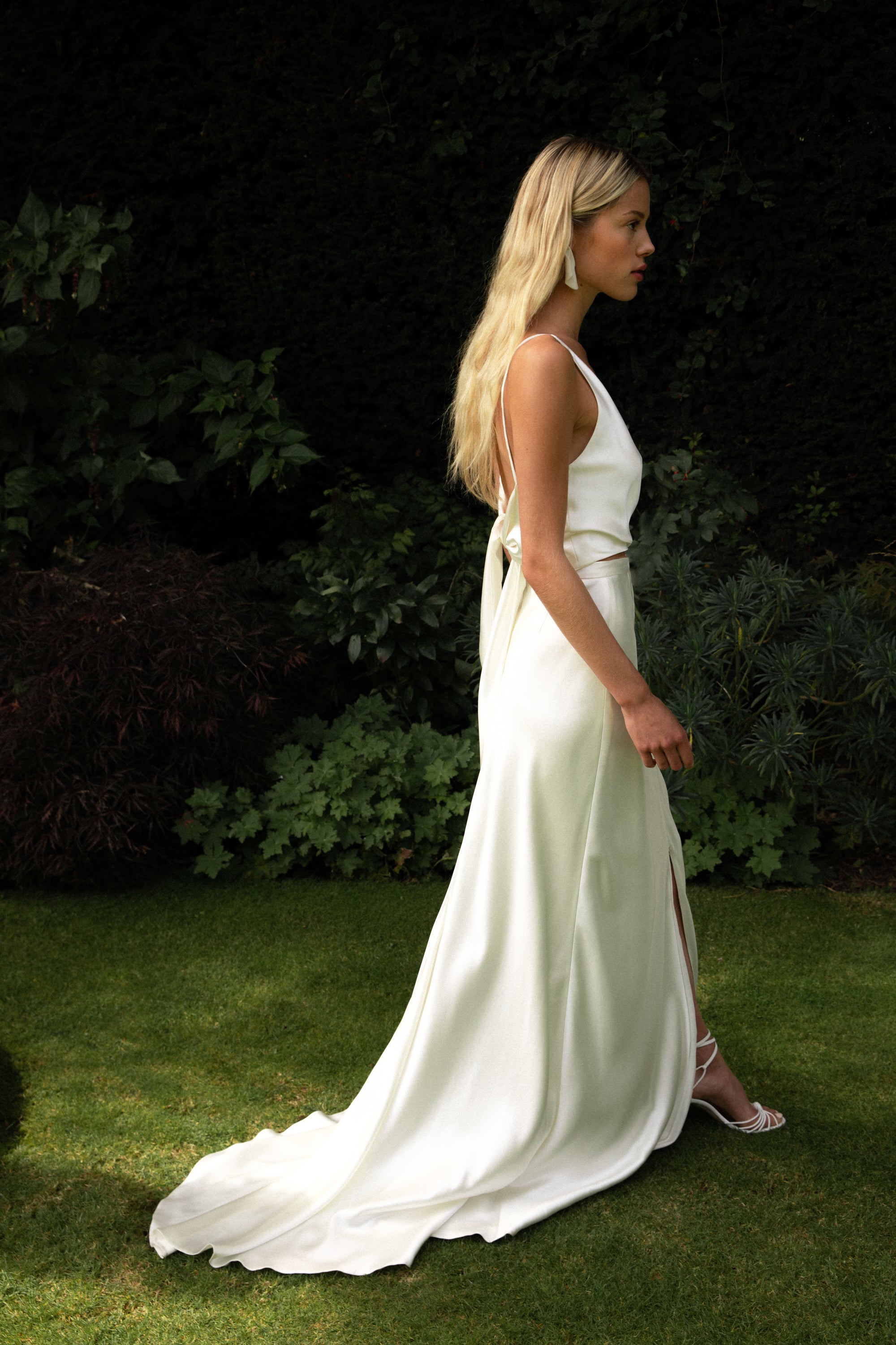 Load image into Gallery viewer, STYLE 031 // SILK SATIN WRAP CROP