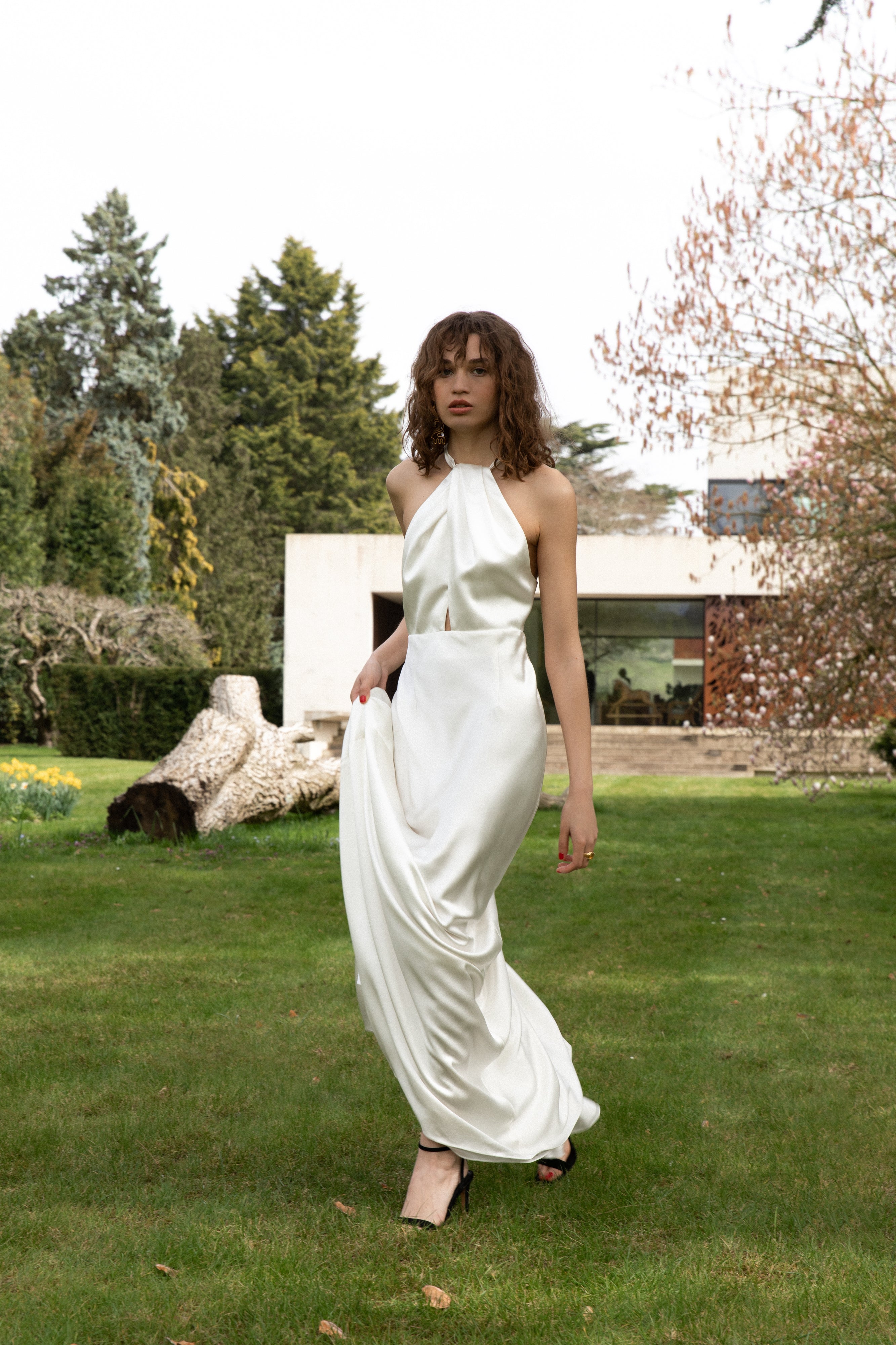 Load image into Gallery viewer, STYLE 034 // SILK PLEATED HALTER