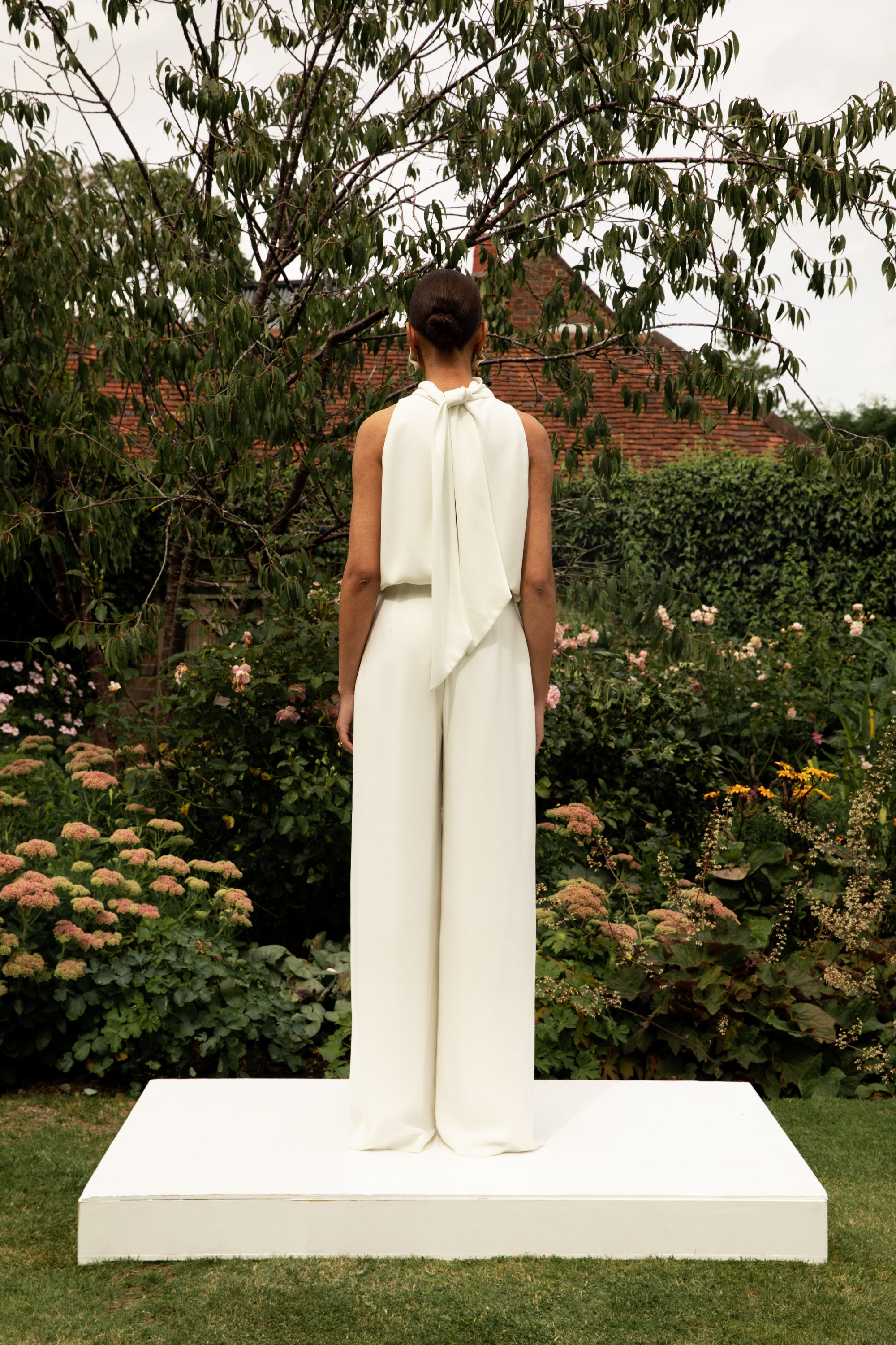 Load image into Gallery viewer, STYLE 007 //  HALTER JUMPSUIT