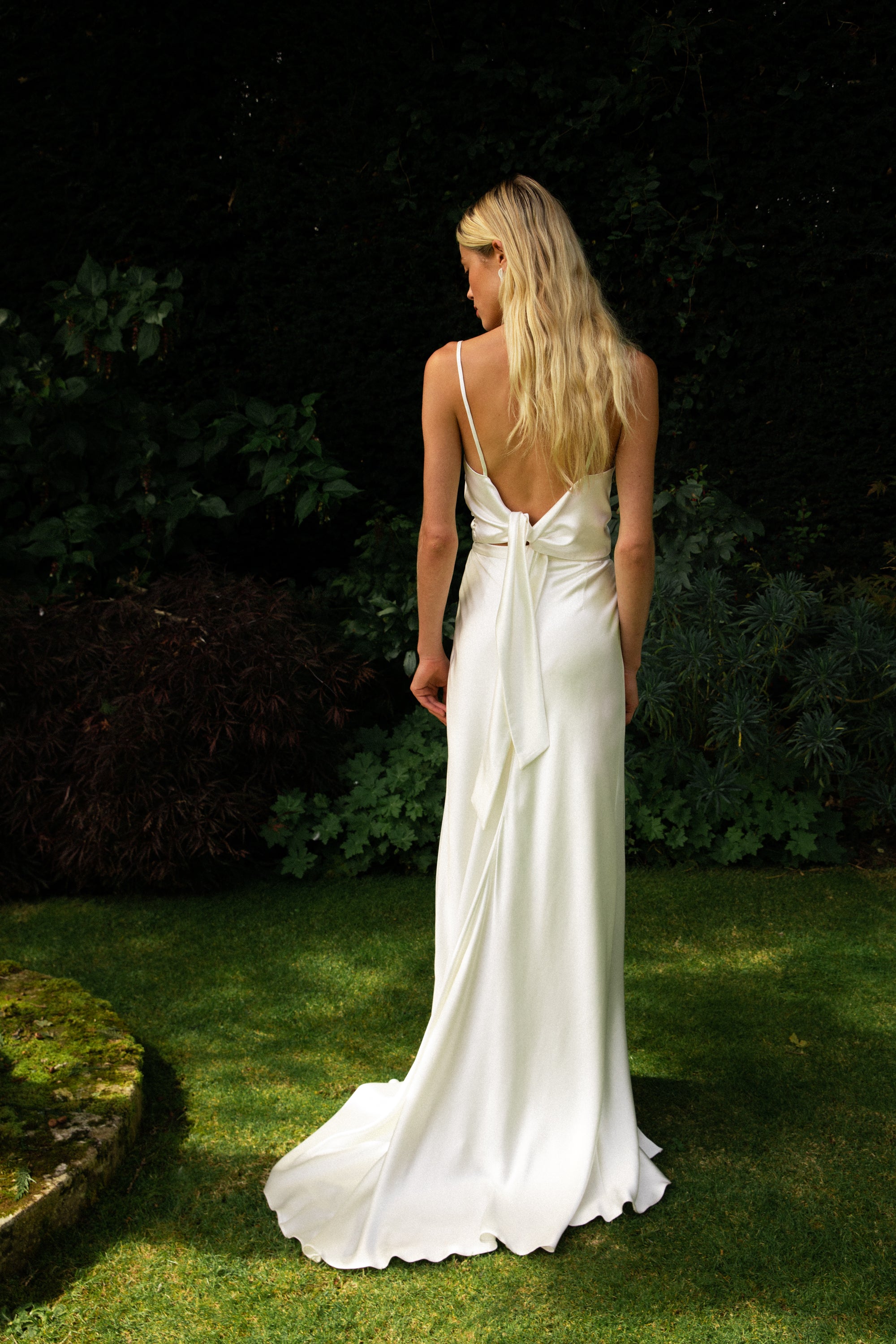 Load image into Gallery viewer, STYLE 011 // A-LINE SILK SATIN SKIRT