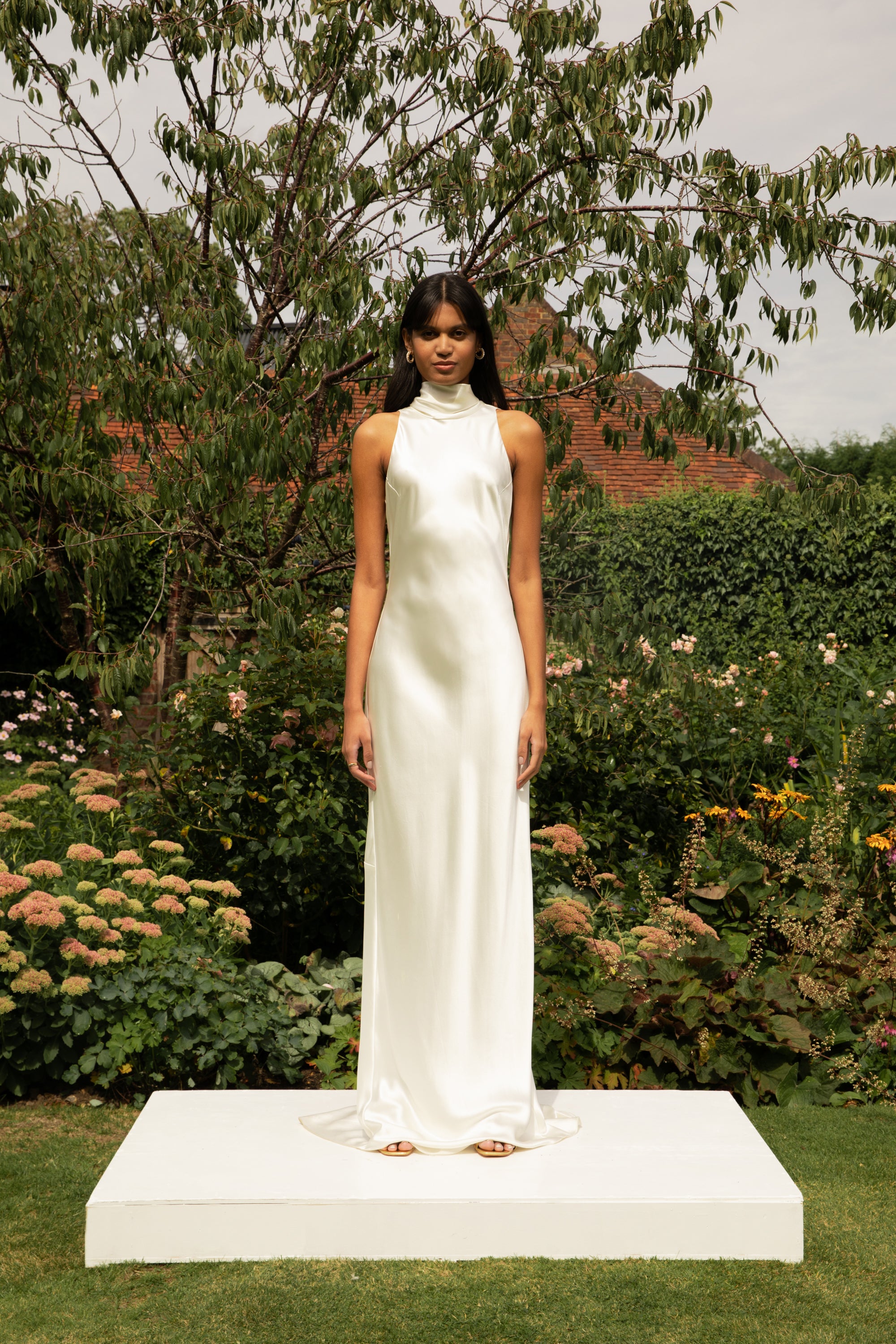 Load image into Gallery viewer, STYLE 017 // SATIN HALTER