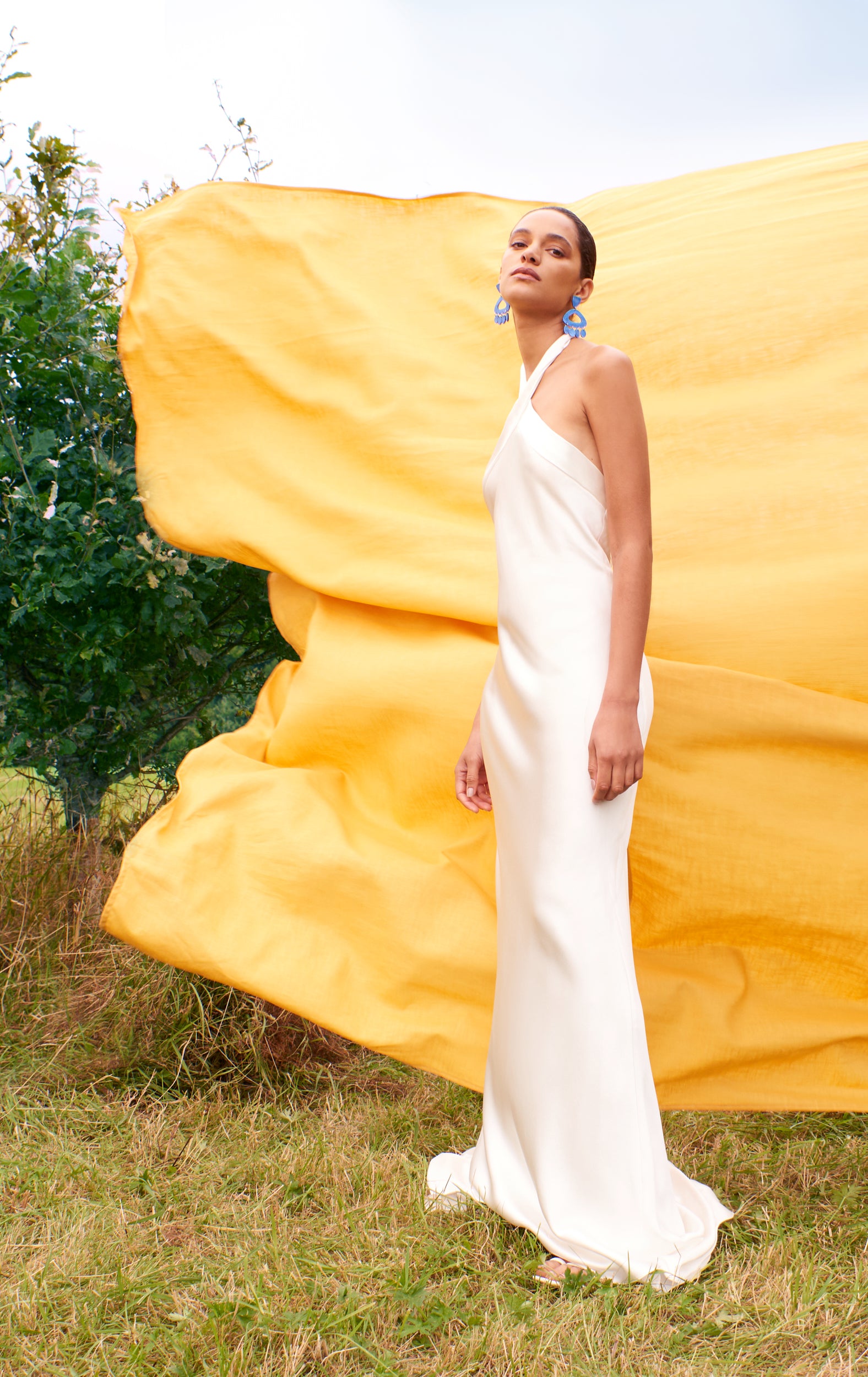 Load image into Gallery viewer, STYLE 028 // BACKLESS HALTER