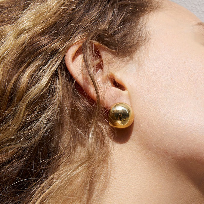 boule stud earrings